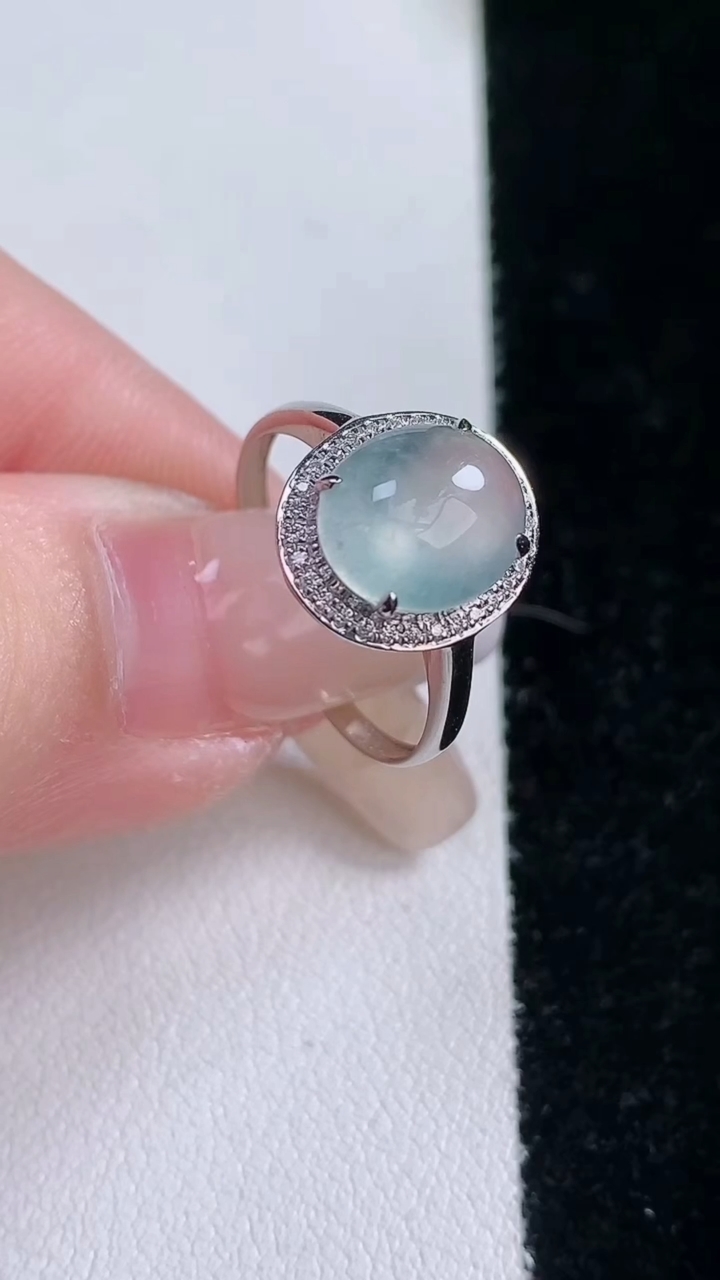 天然A货翡翠种白冰蛋面戒指，尺寸17-9.7-7.9-6，重量:1.53g2026年3月7日
工厂直