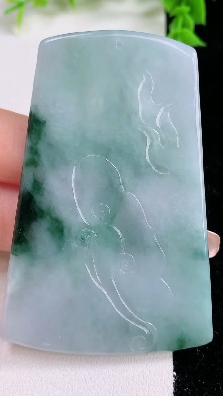 天然A货翡翠飘花普贤菩萨吊坠，尺寸70.3-45.7-5.6，重量:41.97g
3月7日