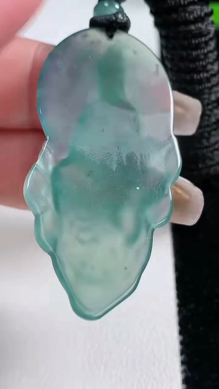 天然A货翡翠冰种蓝水观音菩萨吊坠，尺寸51-23.9-6.2，重量14.02g
3月7日