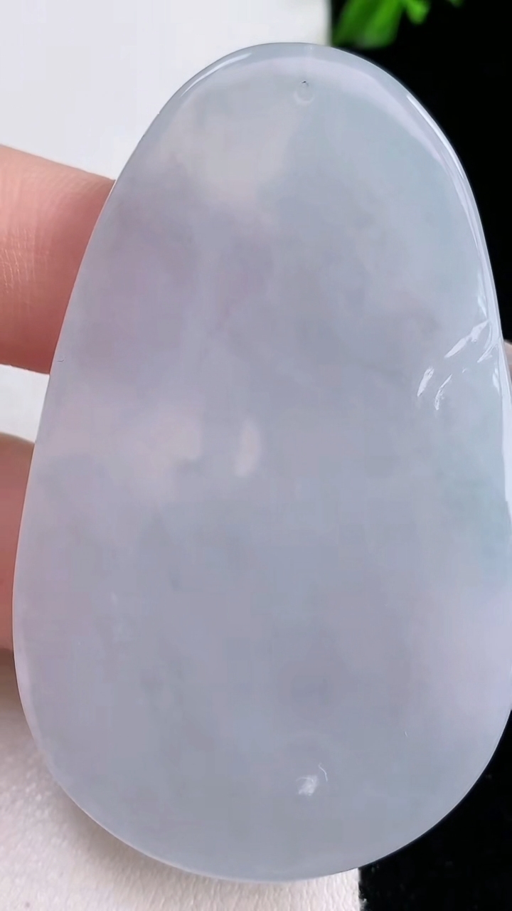 天然A货翡翠紫罗兰大势至菩萨吊坠，尺寸61.4-37.6-5.3，重量:29.38g
3月7日