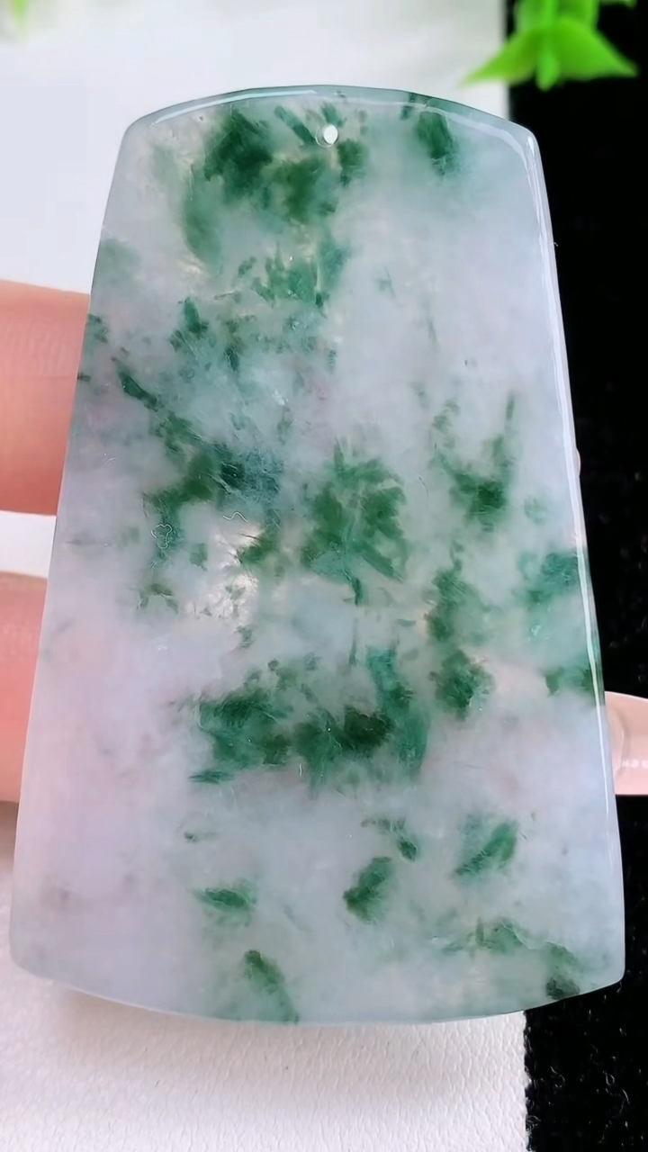 天然A货翡翠冰种飘花文殊菩萨吊坠，尺寸60.8-40.2-6，重量:30.58g
3月7日