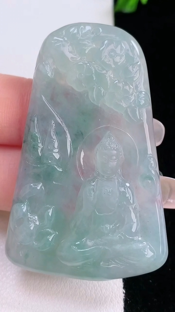 天然A货翡翠飘花阿弥陀佛吊坠，尺寸54.6-33-5.2，重量:20.08g
3月7日