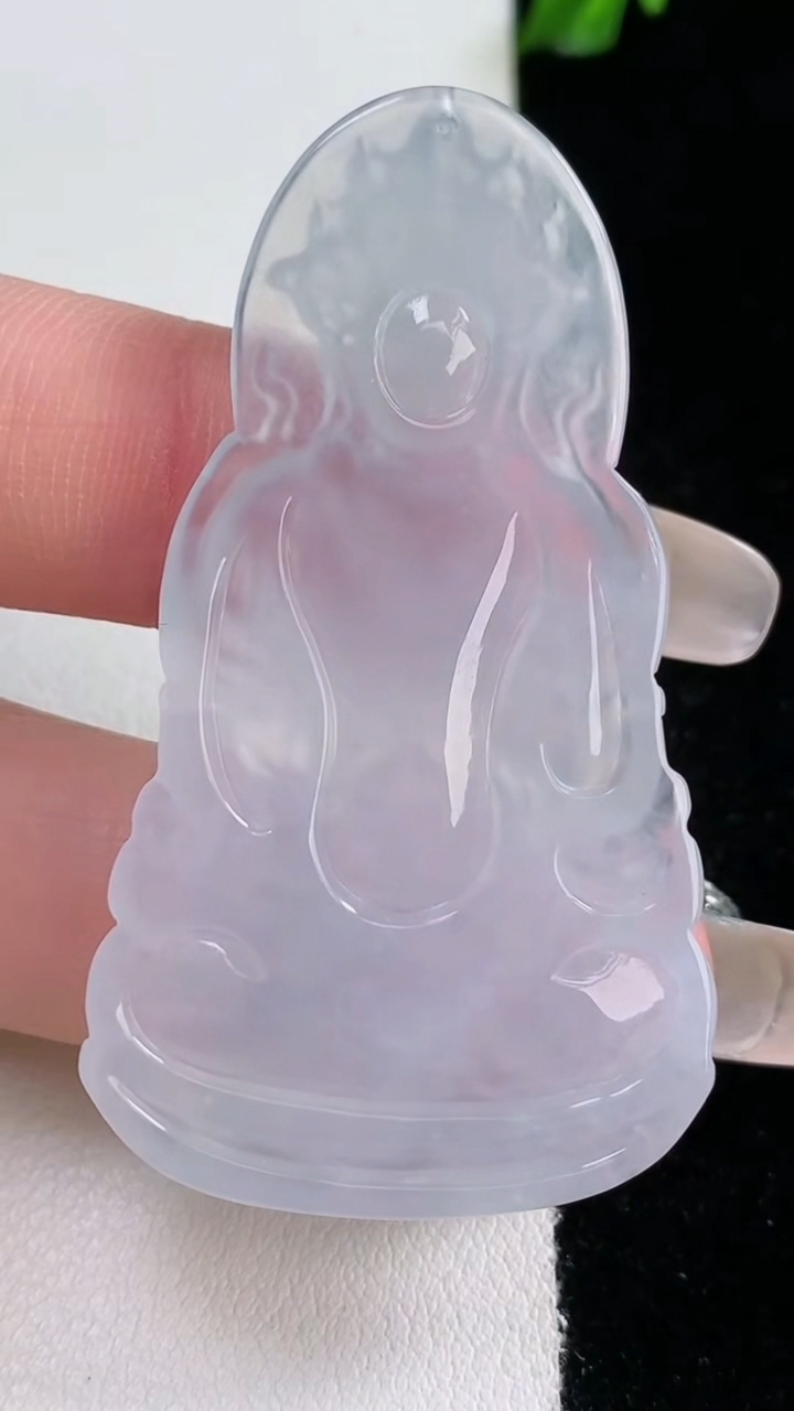 天然A货翡翠度母观音吊坠，尺寸52-29.7-5.3，重量:13.98g
3月7日