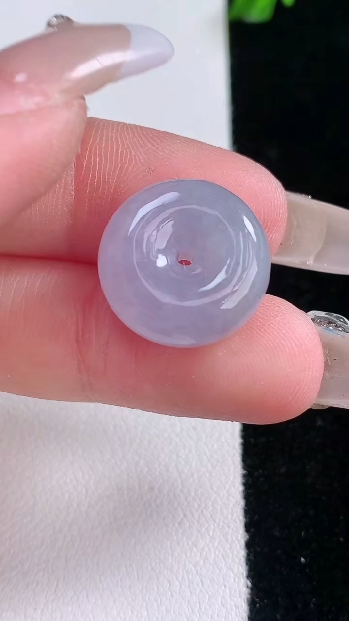 天然A货翡翠紫罗兰路路通吊坠，尺寸16-7.2，重量:4.76g
3月7日