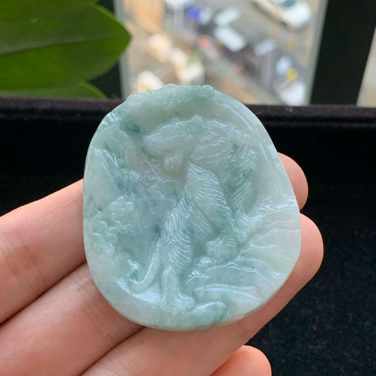 A货天然翡翠冰糯种飘花上山老虎牌吊坠重量36.74
3月7日