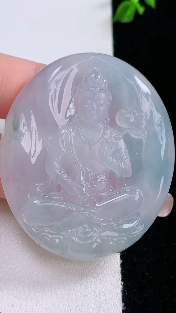 天然A货翡翠飘花大势至菩萨吊坠，尺寸50-42.3-5，重量:23.37g
3月7日