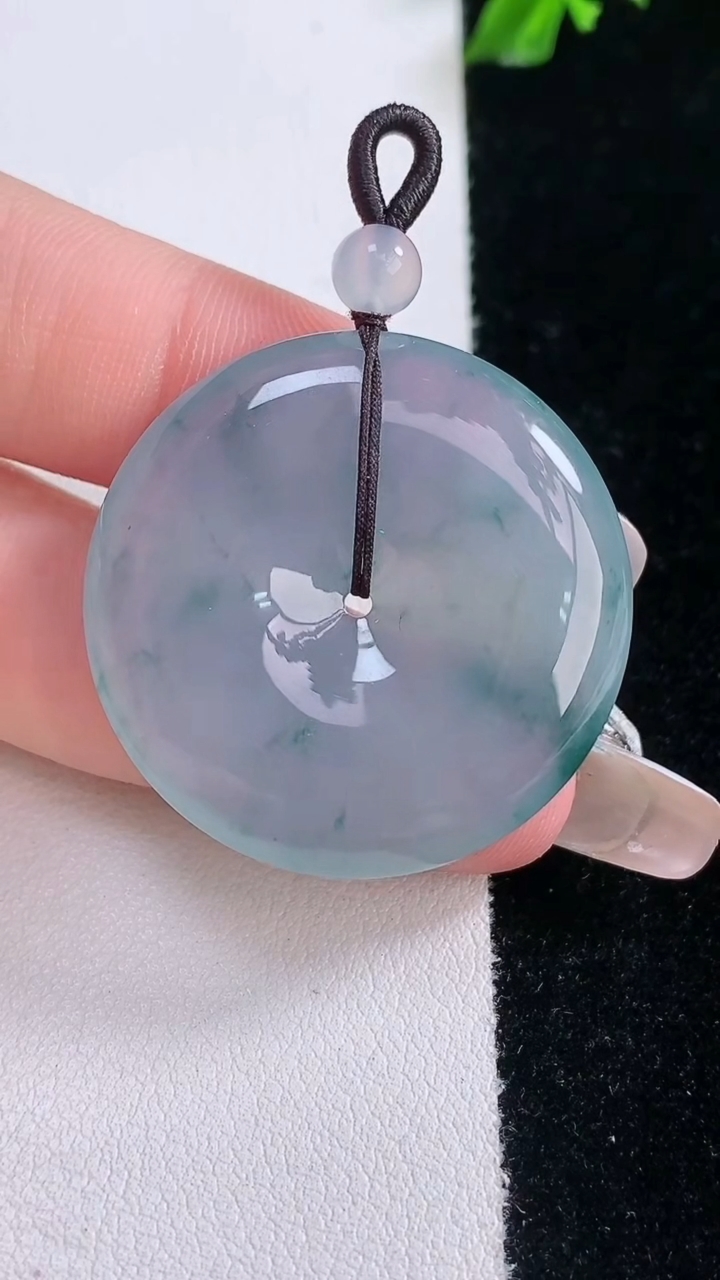 天然A货翡翠种紫罗兰飘花平安扣吊坠，尺寸32-5.8，重量:13.19g
3月7日