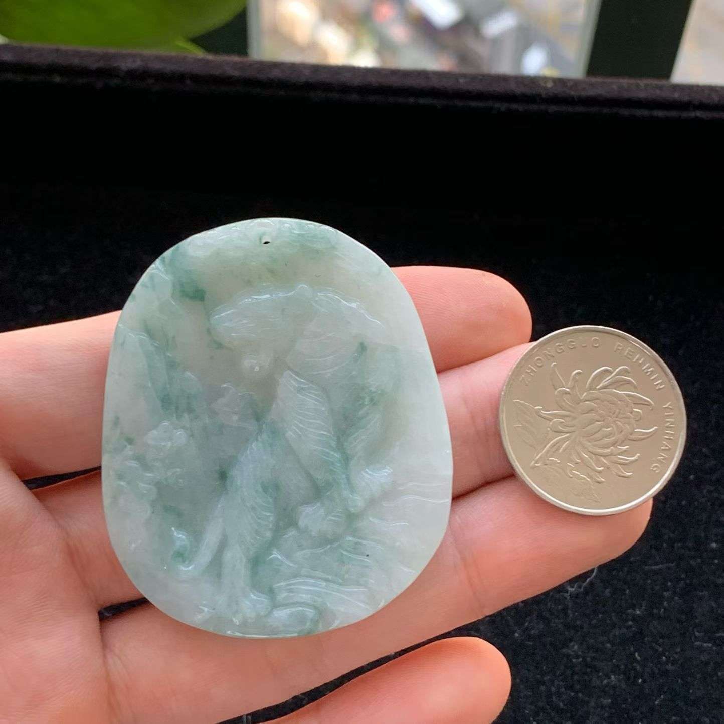 A货天然翡翠冰糯种飘花上山老虎牌吊坠重量36.74
3月7日