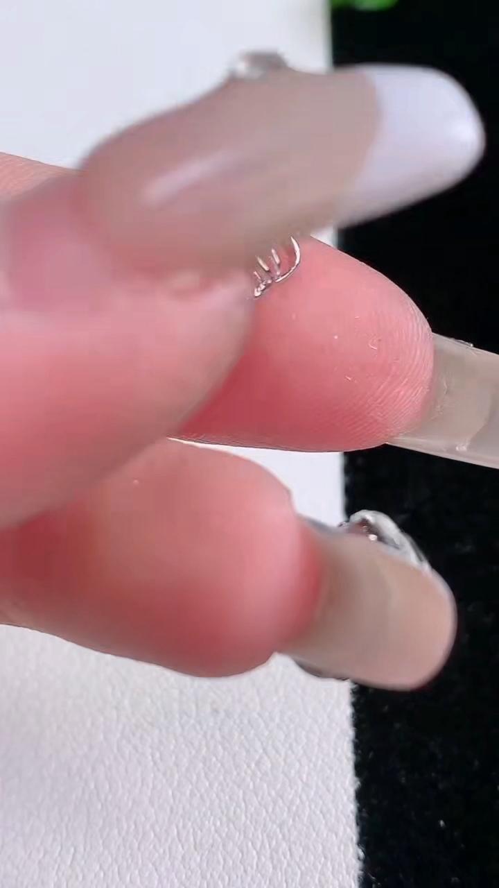 天然A货翡翠葫芦吊坠，尺寸17-12.2-7.1，重量:3.44g
3月7日