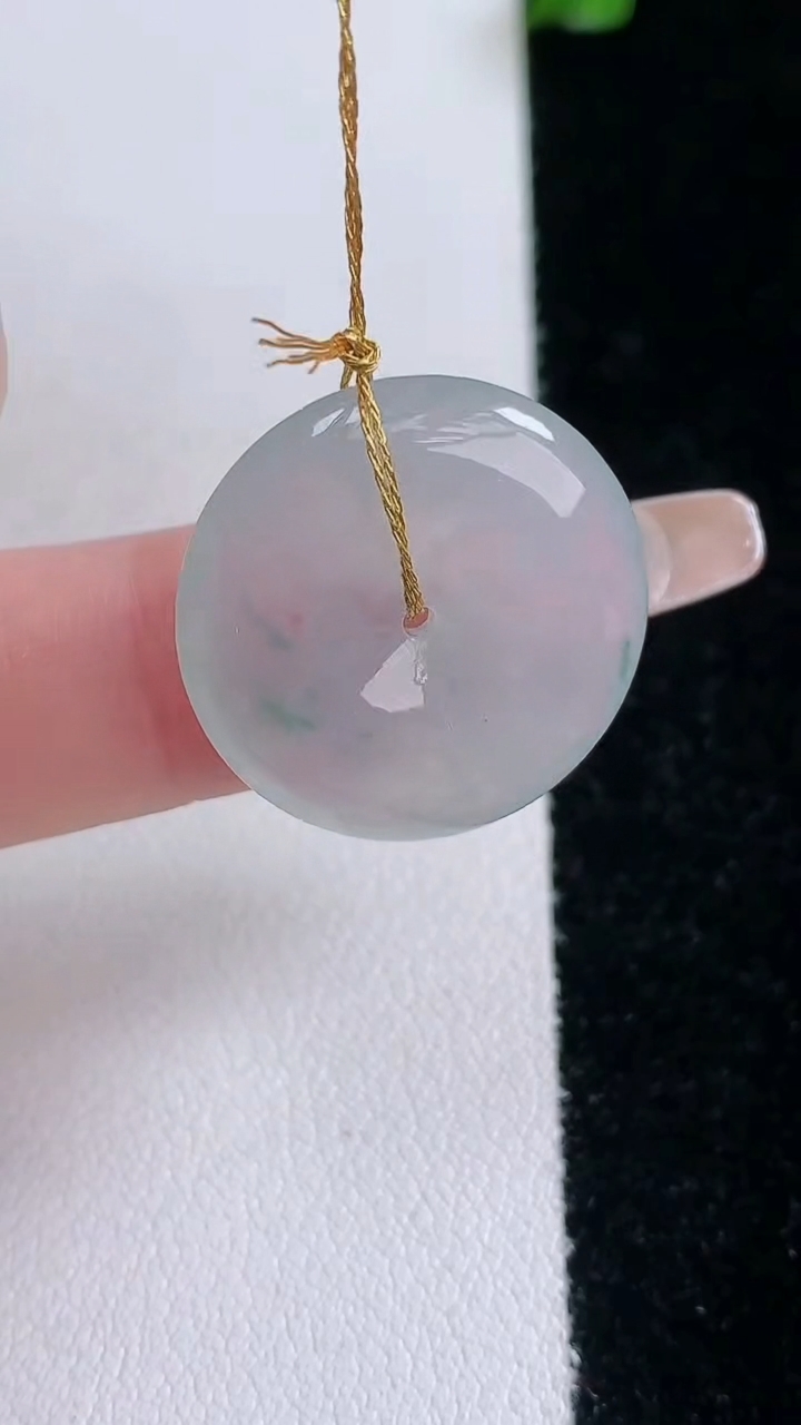 天然A货翡翠冰种飘花平安扣吊坠，尺寸21.3-4.2，重量:4.40g
3月7日