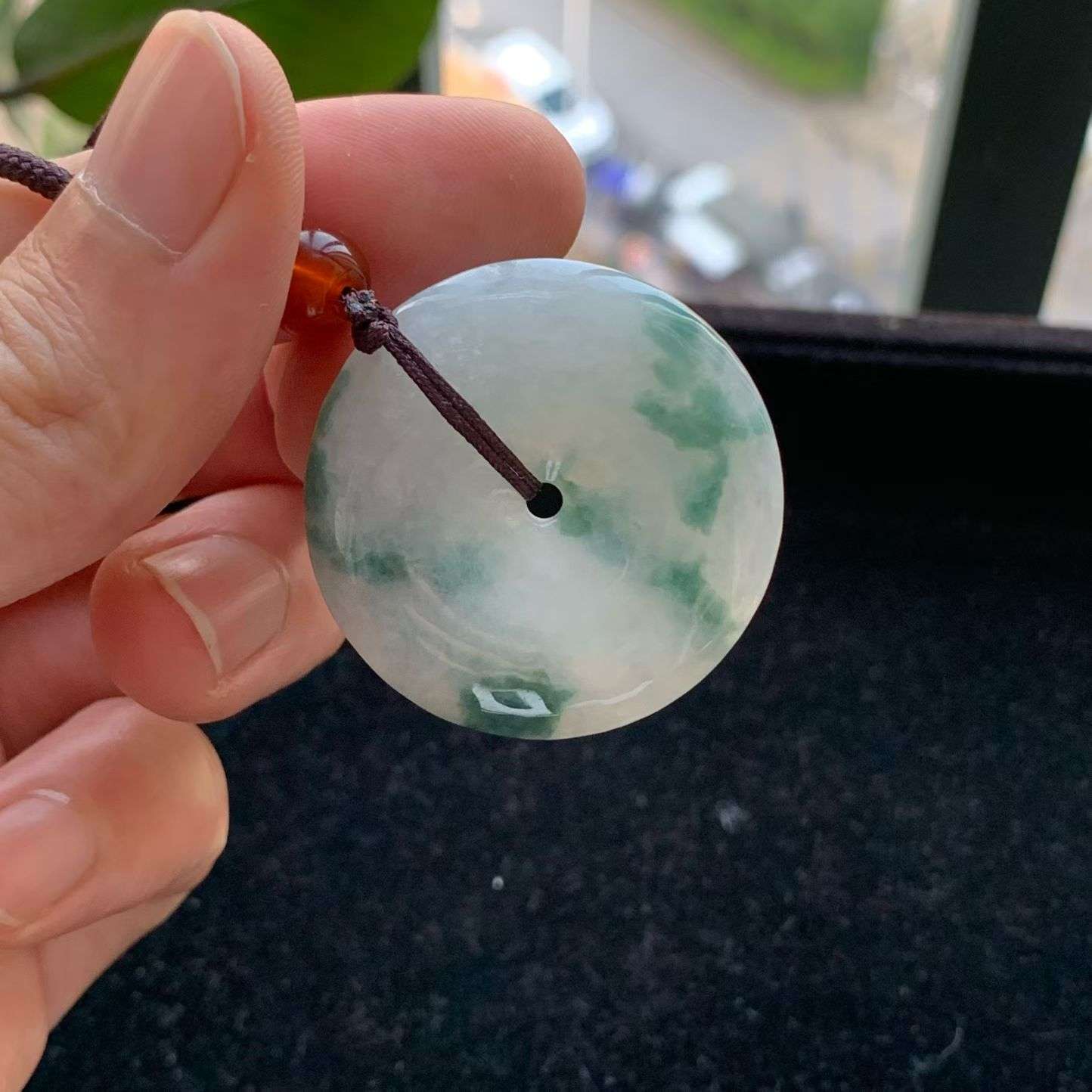 A货天然翡翠冰糯种飘花平安扣吊坠重量10.29
3月7日