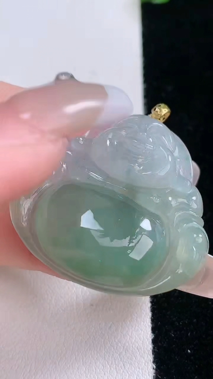 天然A货翡翠佛公吊坠，尺寸32-33.6-6.5，重量:10.46g
3月7日