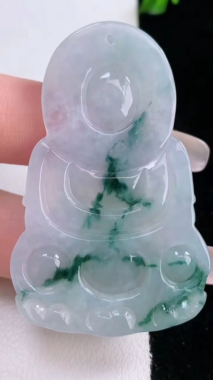 天然A货翡翠飘花观音菩萨吊坠，尺寸54-34.6-5.8，重量:18.67g
3月7日