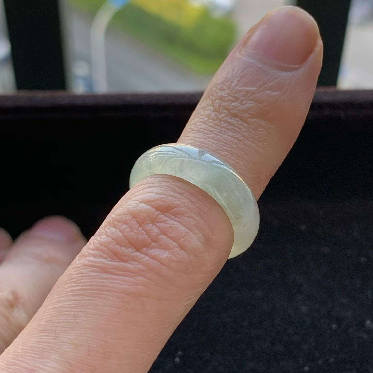 A货天然翡翠冰糯种底色戒指14号重量2.64
3月7日