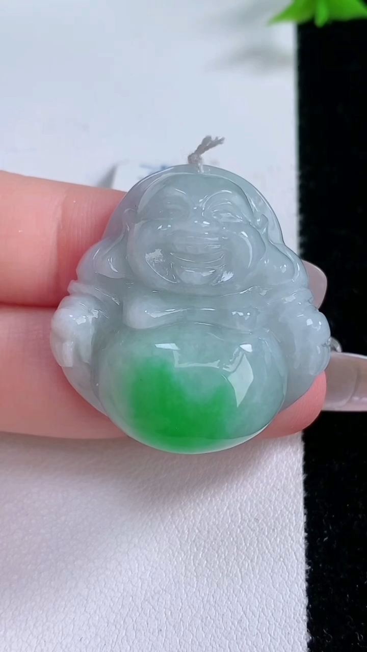 天然A货翡翠佛公吊坠，尺寸32.2-31-12.6，重量:19.12g
3月7日