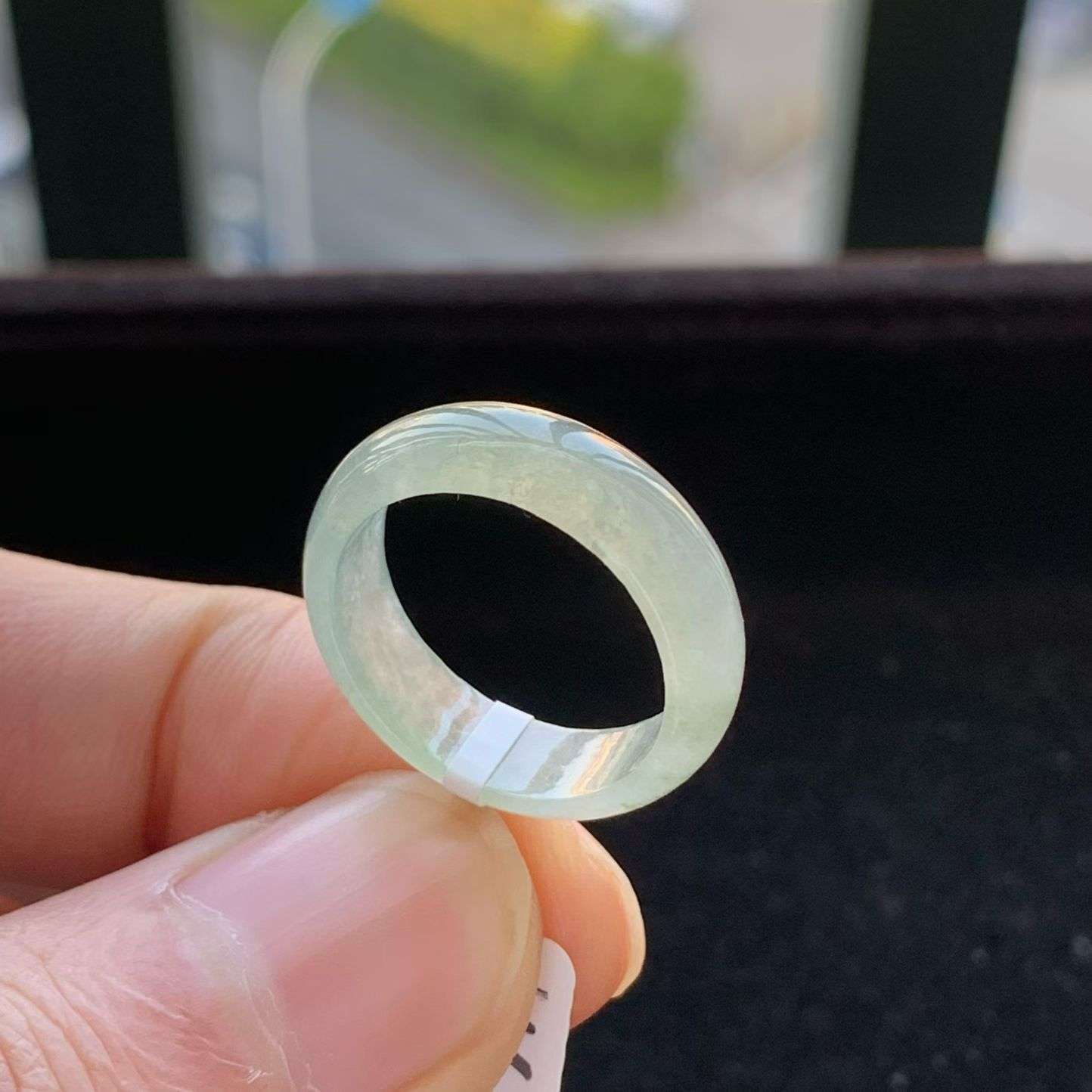 A货天然翡翠冰糯种底色戒指14号重量2.64
3月7日