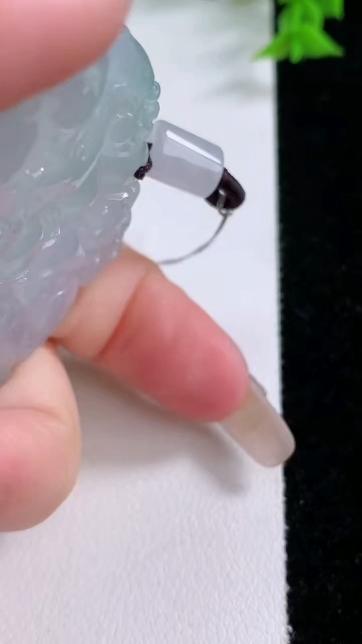 天然A货翡翠飘花貔貅吊坠，尺寸50.3-9，重量:50.47g
3月7日