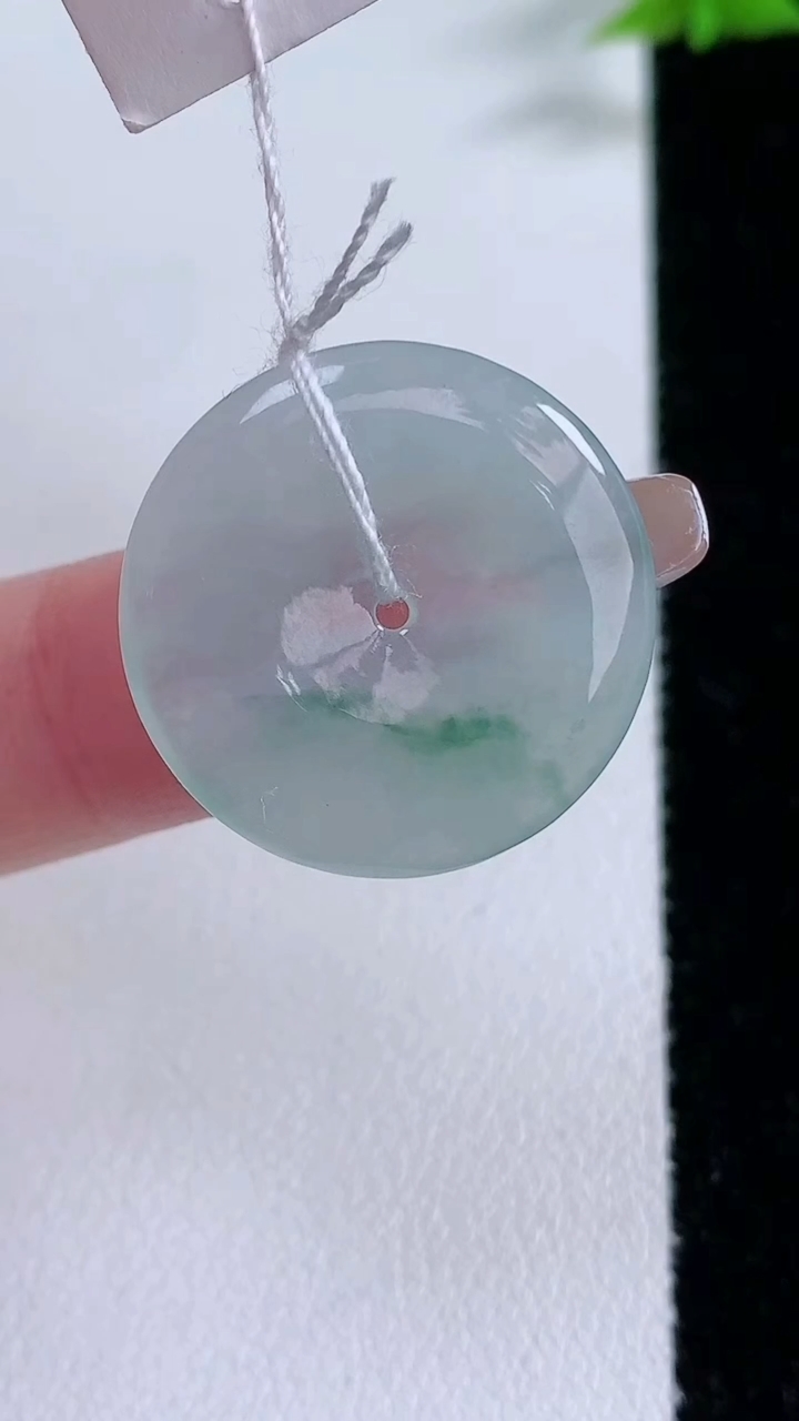 天然A货翡翠冰种飘花平安扣吊坠，尺寸22-3.4，重量:4.19g
3月7日