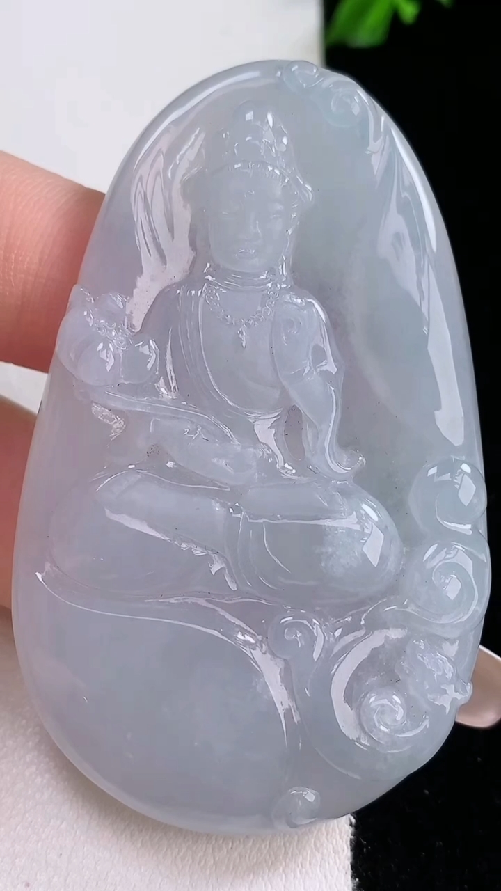 天然A货翡翠紫罗兰大势至菩萨吊坠，尺寸61.4-37.6-5.3，重量:29.38g
3月7日