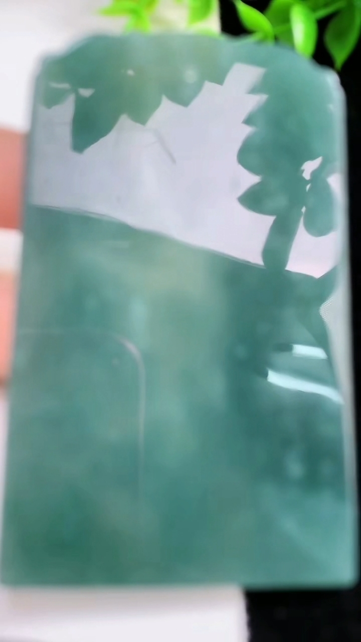 天然A货翡翠祥龙阿弥陀佛吊坠，尺寸78-49-8.6，重:64.51g
3月8日