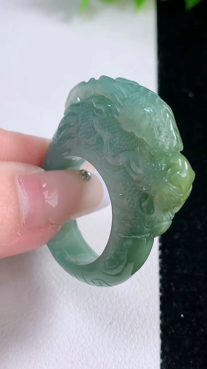 天然A货翡翠貔貅扳指 戒指，尺寸21.6-8.8-17，重:19.07g2026年3月8日
工厂直销