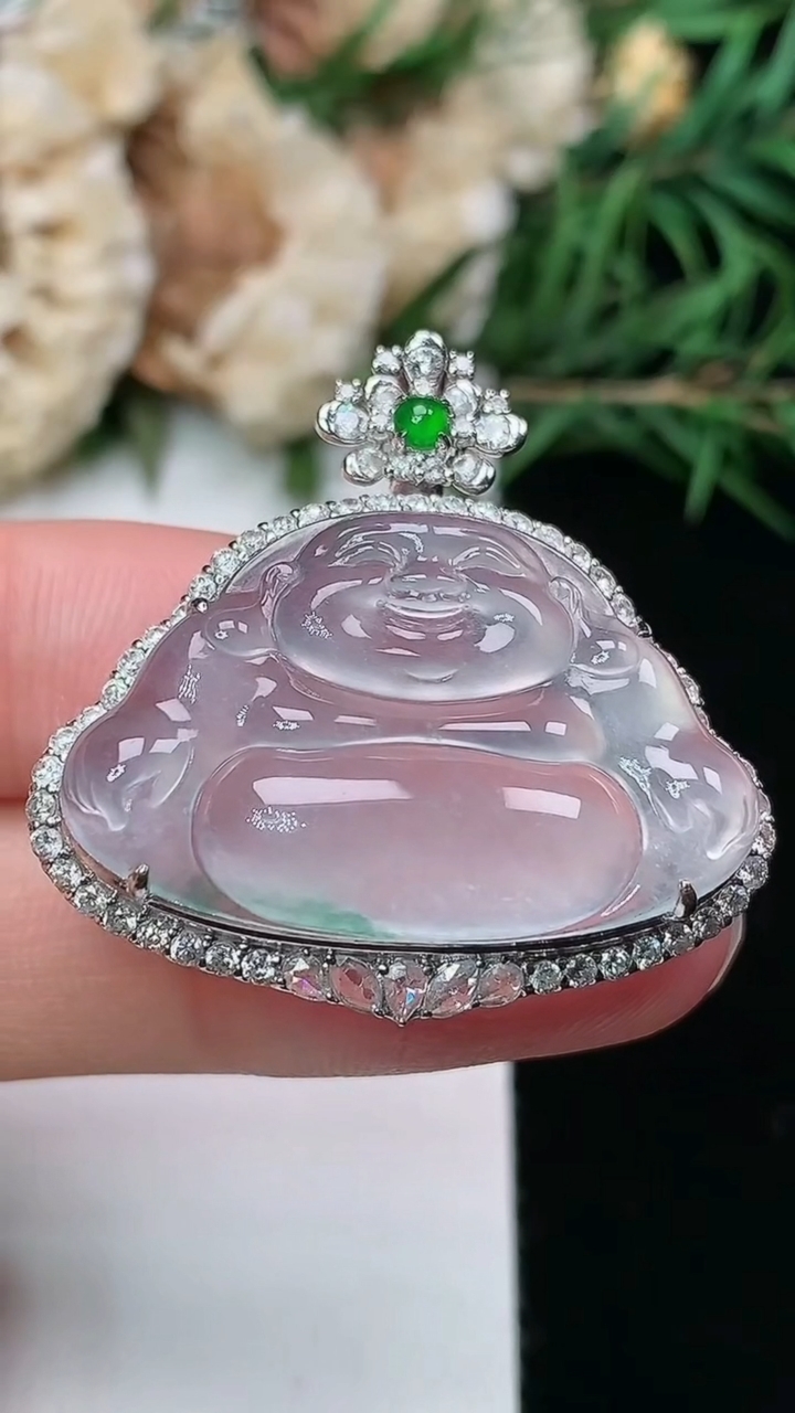 天然A货翡翠飘花佛公吊坠，尺寸31.7-32-11，裸石18.2-29，重量:7.51g
3月8日