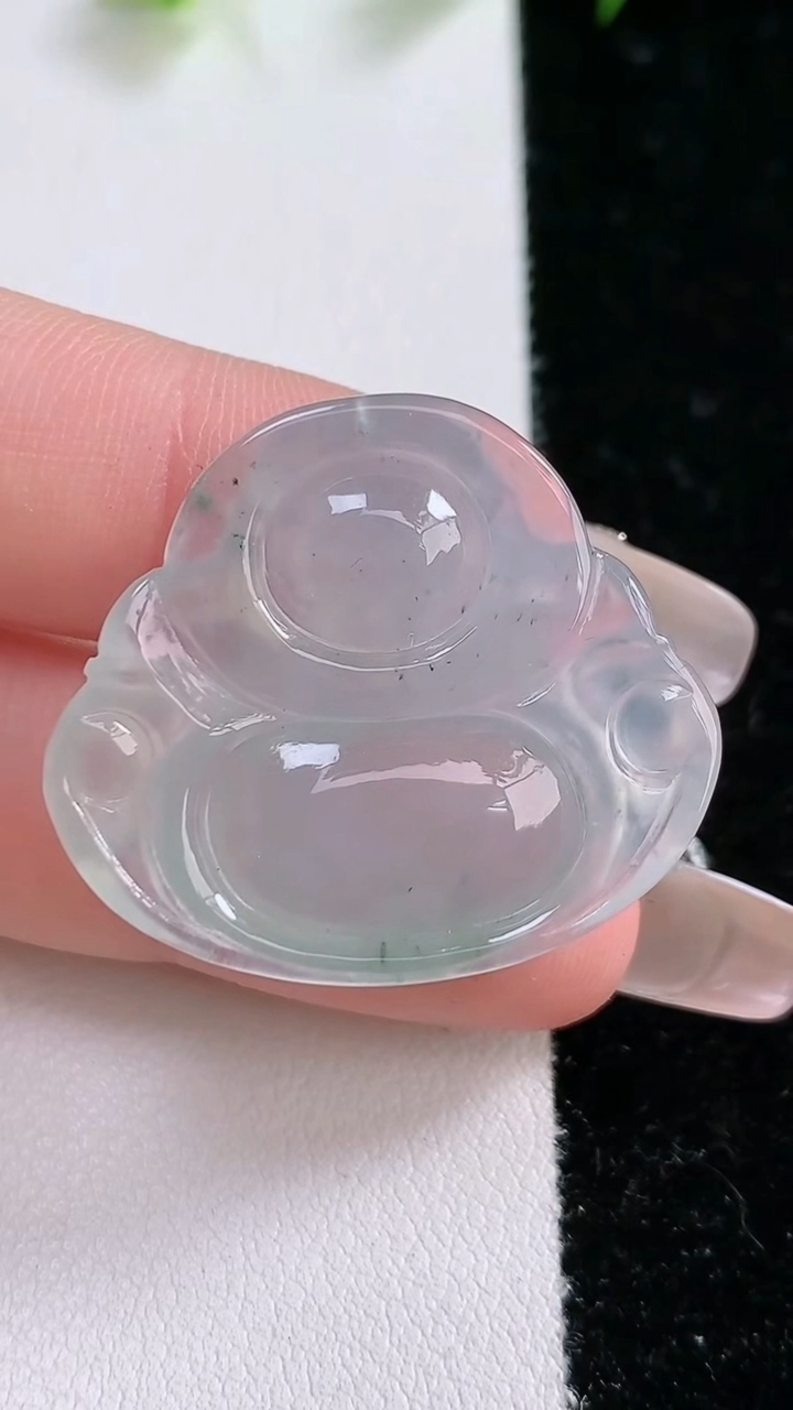 天然A货翡翠飘花佛公吊坠，尺寸27.5-31.3-7，重:8.90g
3月8日