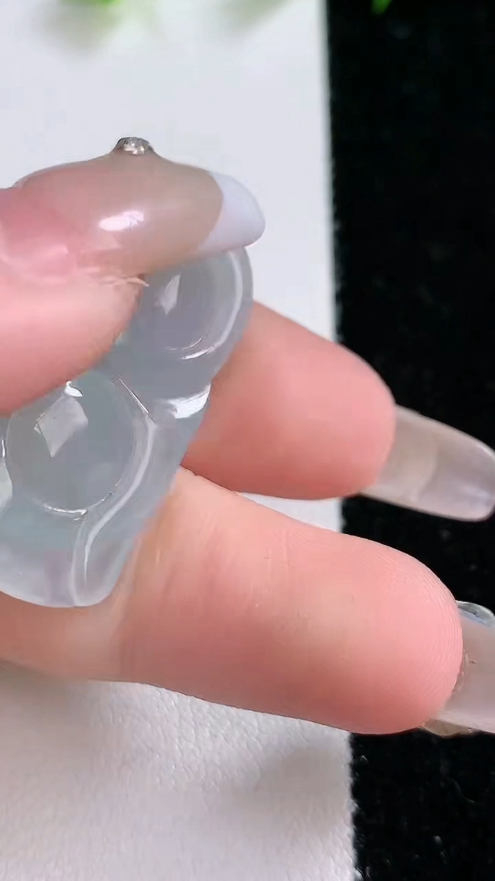 天然A货翡翠飘花站佛 佛公吊坠，尺寸32-16.5-5.6，重:6.99g
3月8日