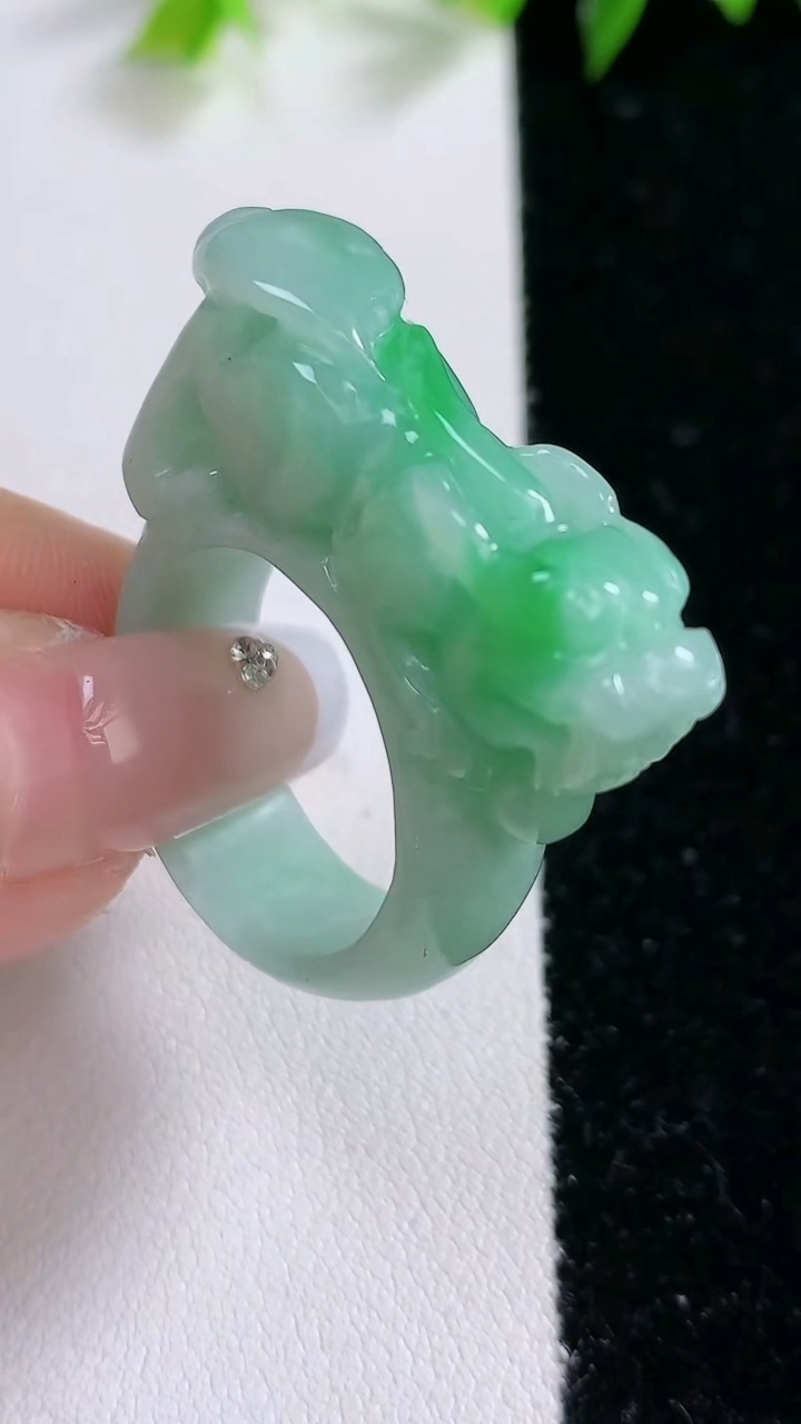 天然A货翡翠貔貅指环扳指，尺寸20-9.5-10，重14.51g2026年3月8日
工厂直销收藏佳品