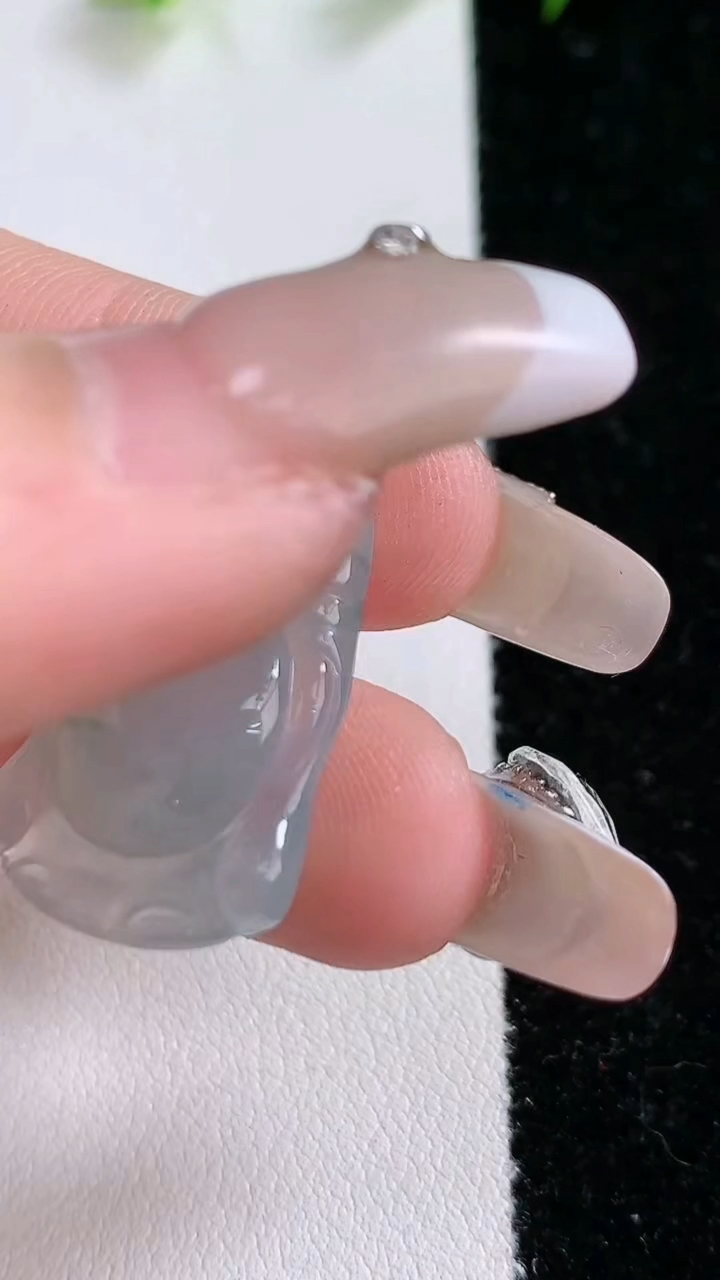 天然A货翡翠飘花站佛 佛公吊坠，尺寸32-16.5-5.6，重:6.99g
3月8日