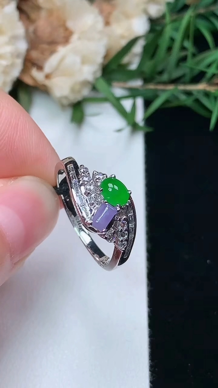 天然A货翡翠蛋面戒指，尺寸17-4.7-3.6，重量:2.73g2026年3月8日
工厂直销收藏佳品