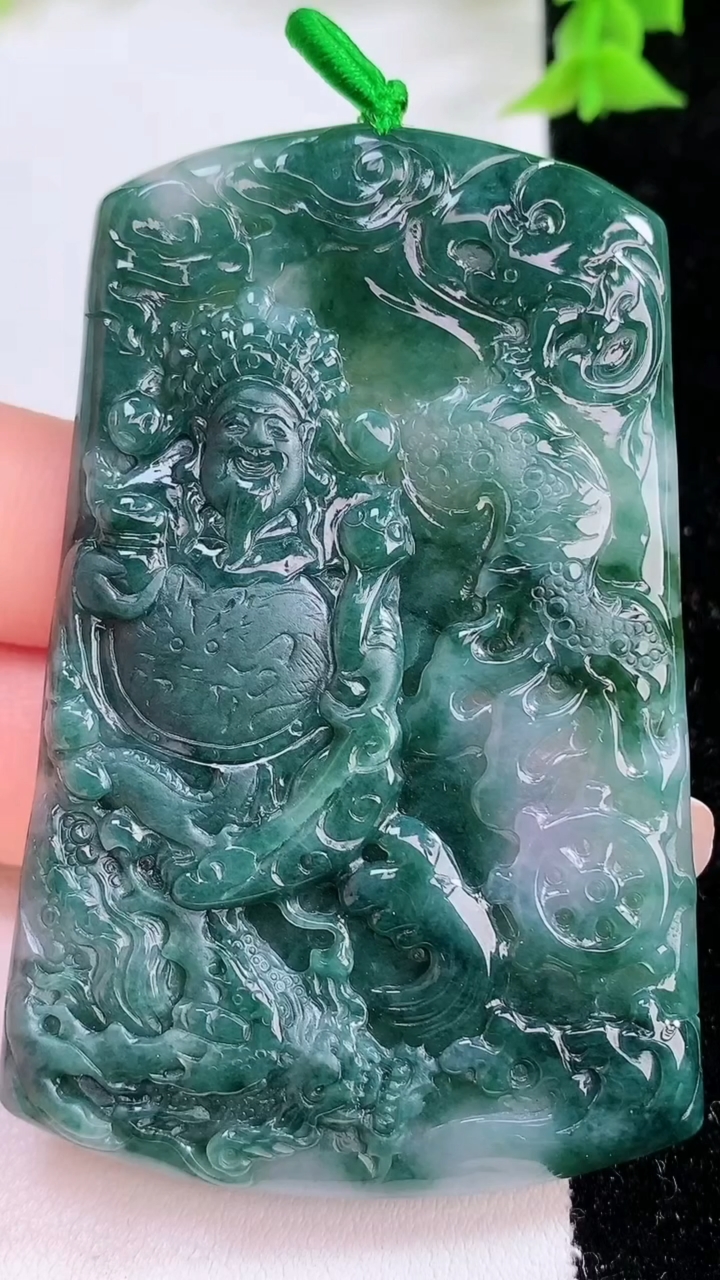 天然A货翡翠飘花御龙财神爷吊坠，尺寸68-43.7-4.5，重量:33.10g
3月8日