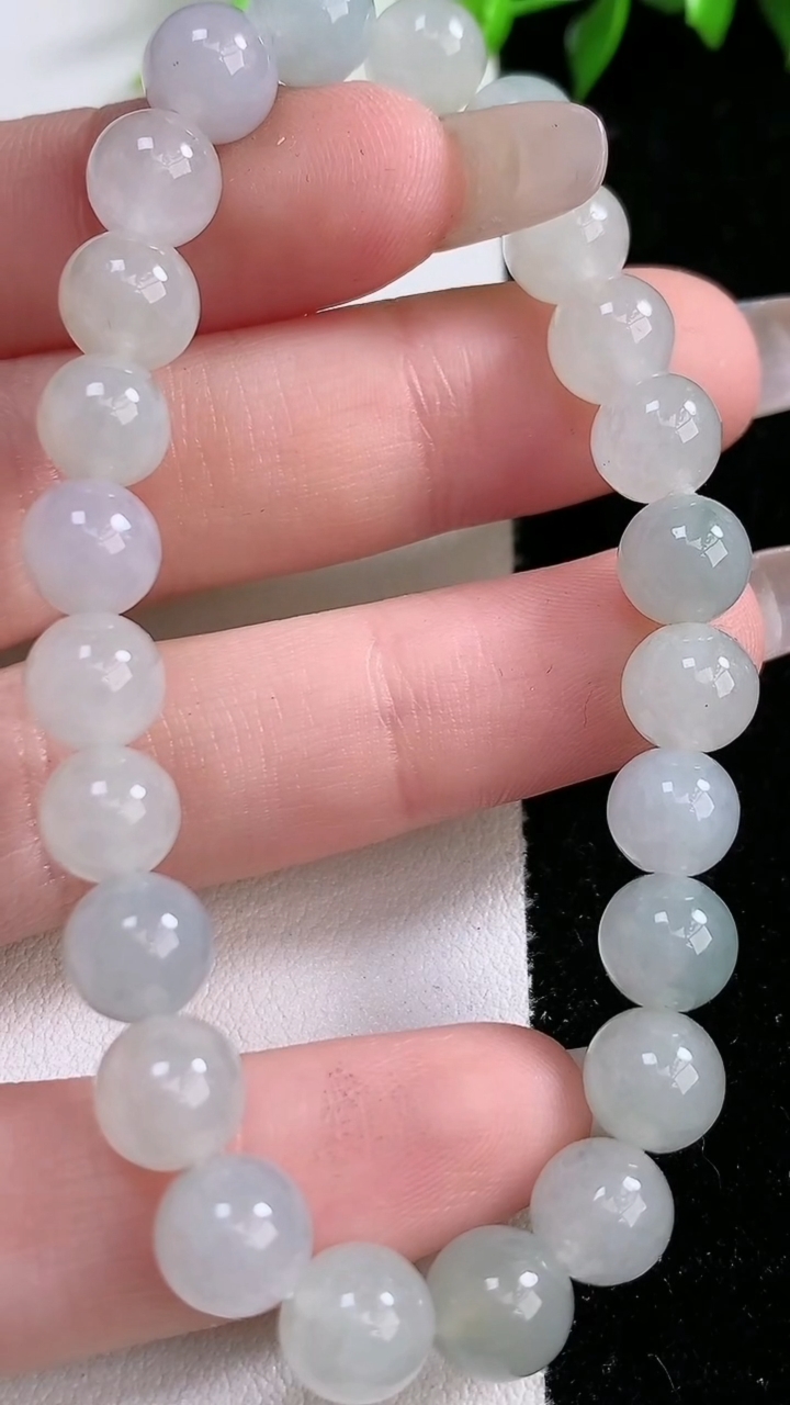 天然A货翡翠圆珠手串，尺寸7.5，重:18.27g3月8日
工厂直销收藏佳品,种好水足，色泽均匀，有