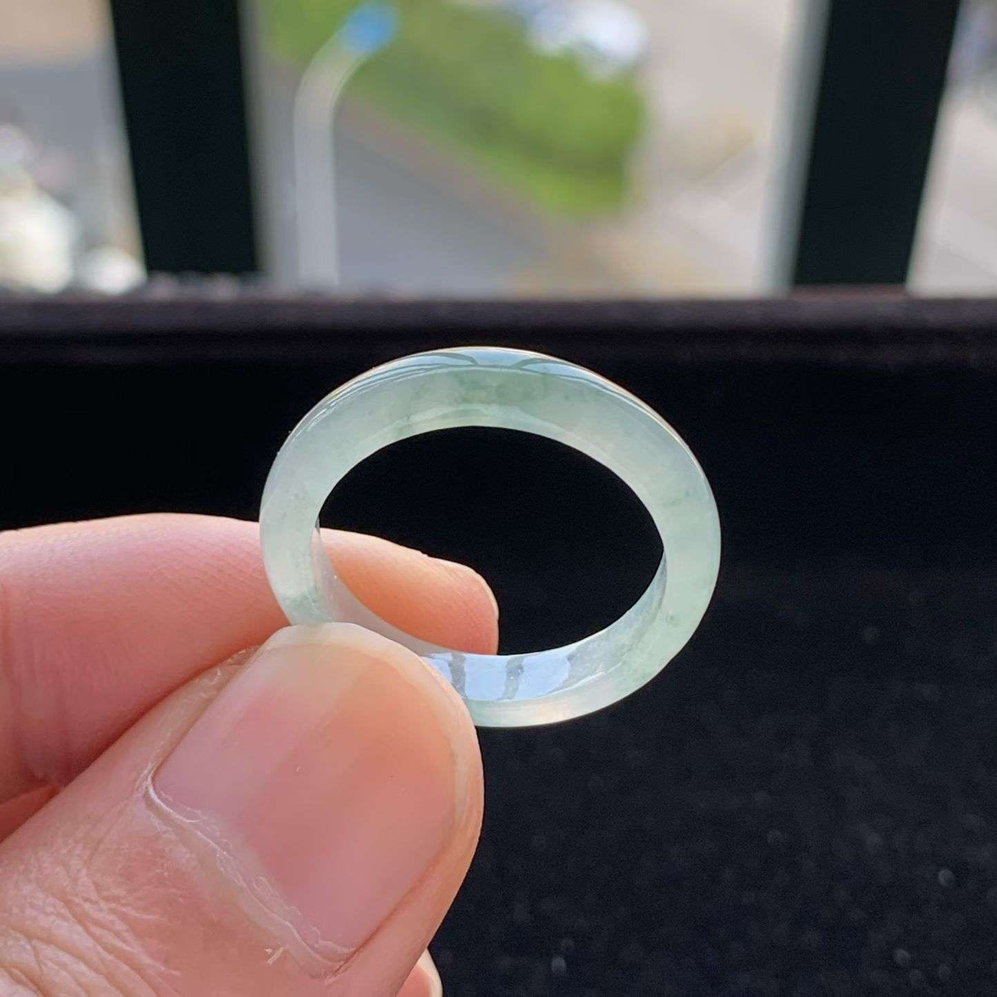 A货天然翡翠冰糯种细条飘绿戒指20-21号重量2.68
3月9日