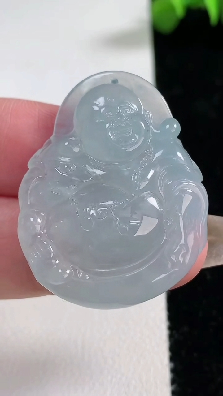 天然A货翡翠逍遥佛吊坠，尺寸36.6-28.7-7.3，重量13.18g
3月9日