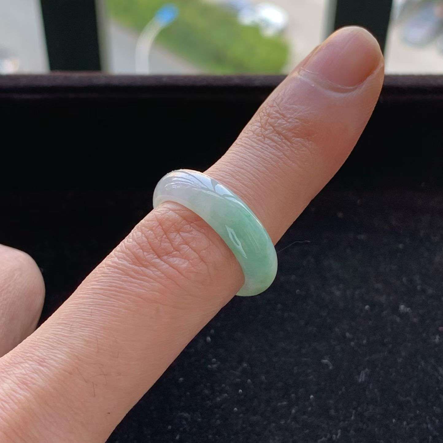 A货天然翡翠冰糯种飘绿戒指16号重量3.51
3月9日