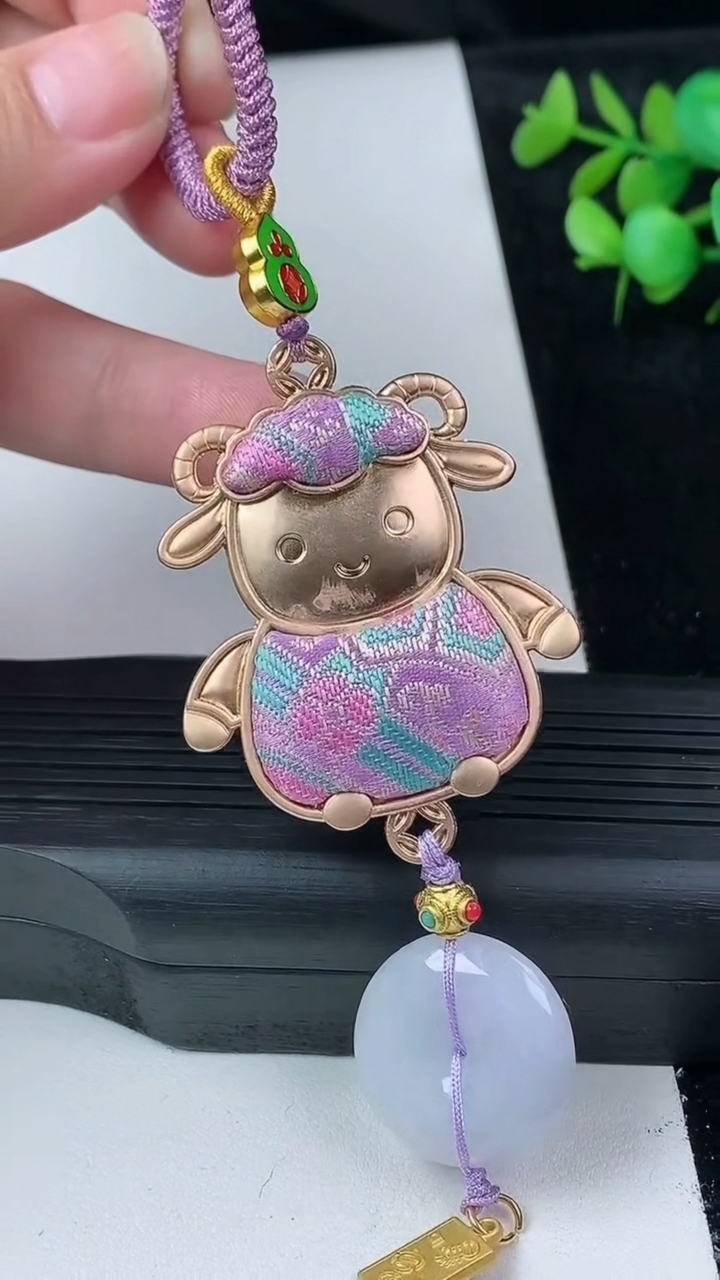 天然A货翡翠紫罗兰平安扣挂件，尺寸24-5.6，重量:36.05g
3月9日