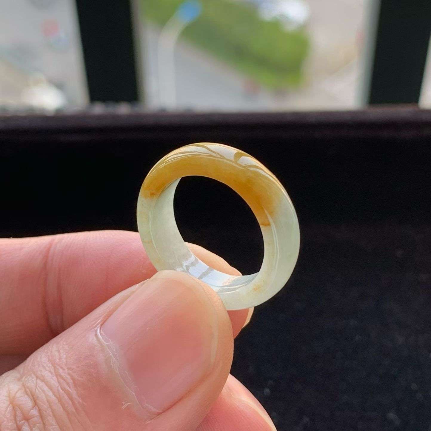 A货天然翡翠冰糯种黄翡戒指11-12号重量3.37
3月9日