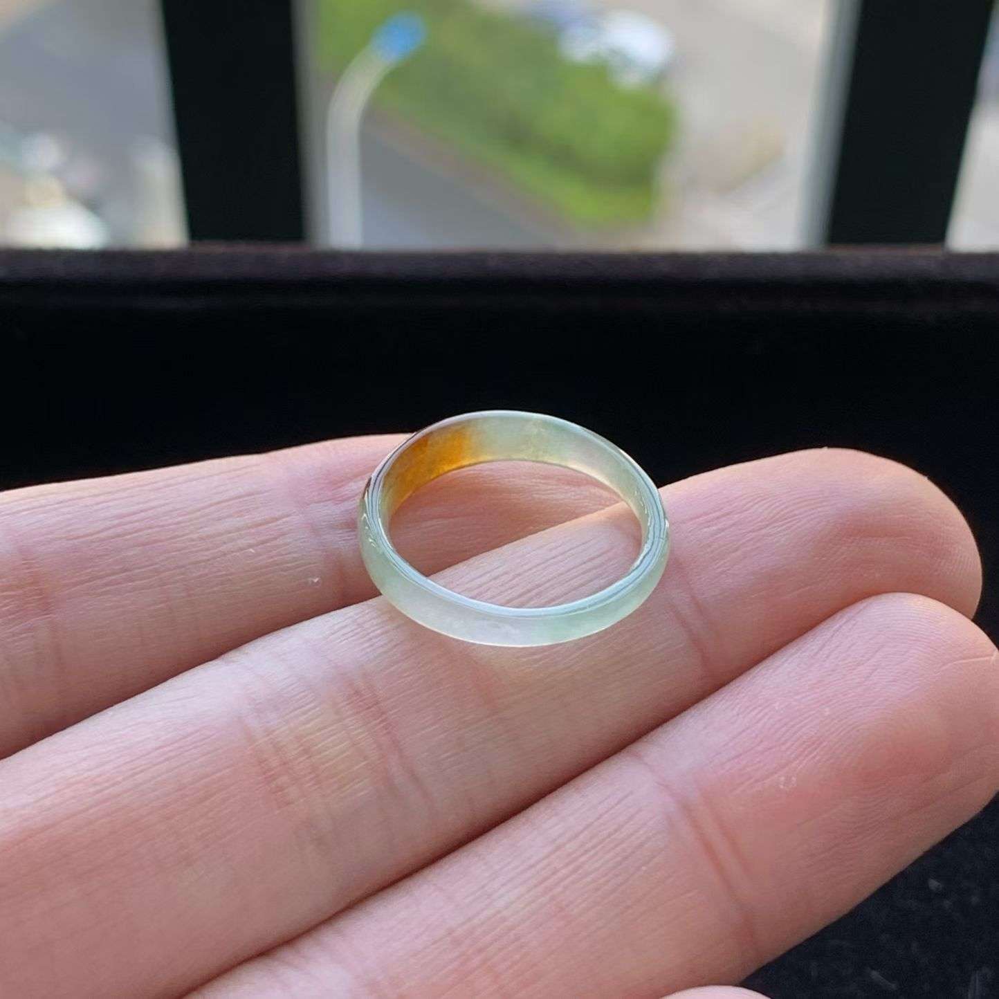 A货天然翡翠冰糯种黄翡戒指12-13号重量1.29
3月9日