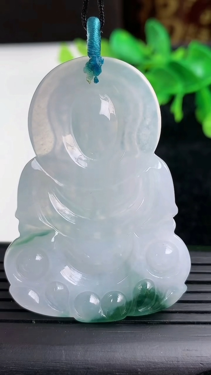 天然A货翡翠飘花观音菩萨吊坠尺寸53.6-37.4-5重量:19.33g
3月9日