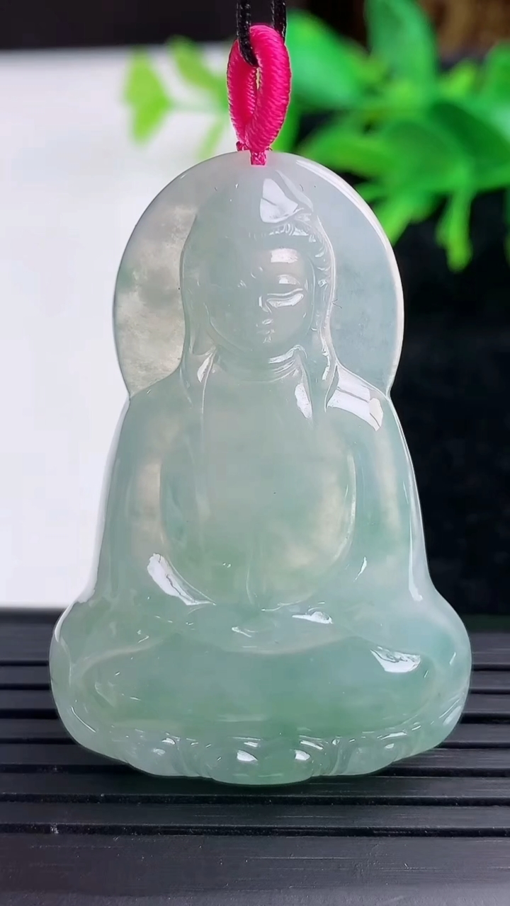 天然A货翡翠冰种飘花观音菩萨吊坠尺寸47-32-5.4重量:13.55g
3月9日
