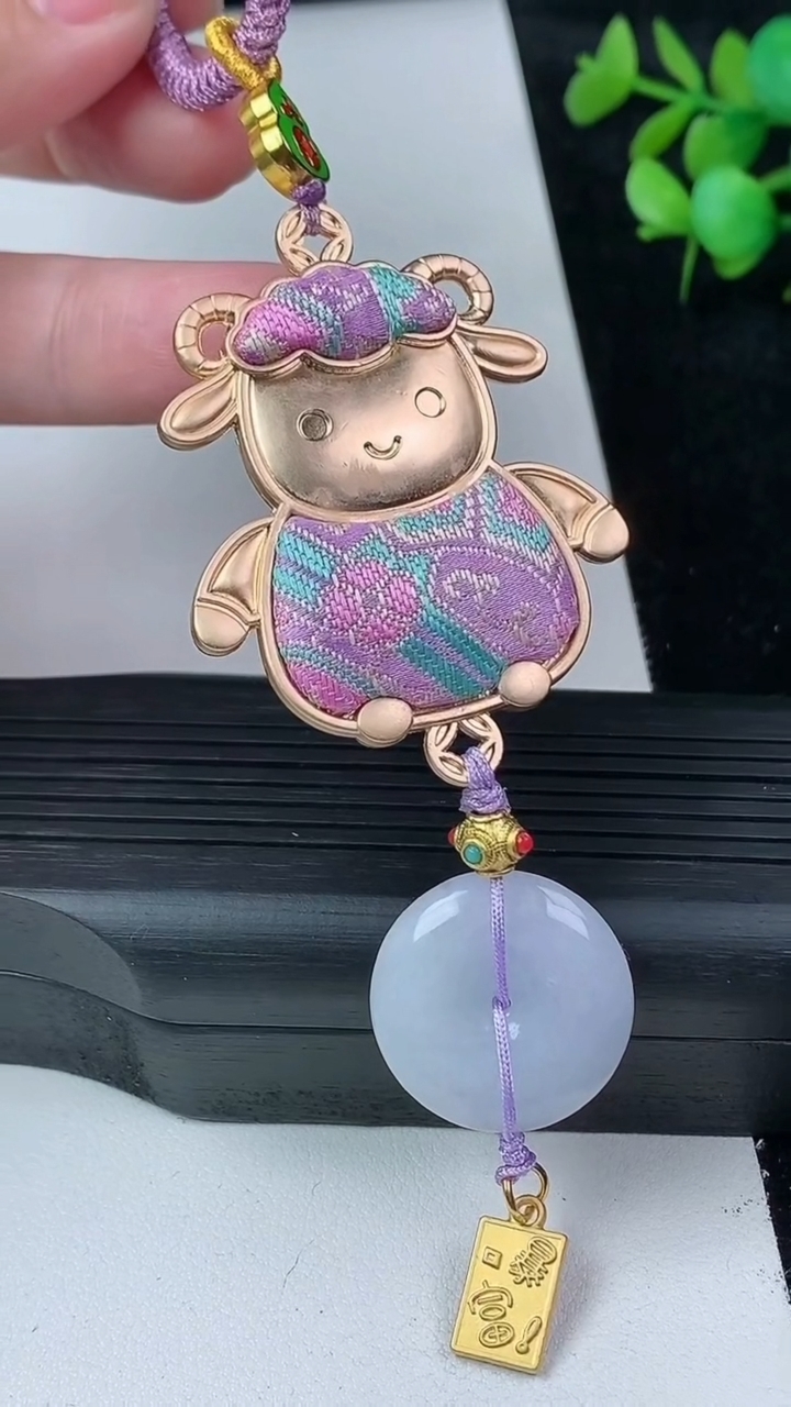 天然A货翡翠紫罗兰平安扣挂件，尺寸24-5.6，重量:36.05g
3月9日