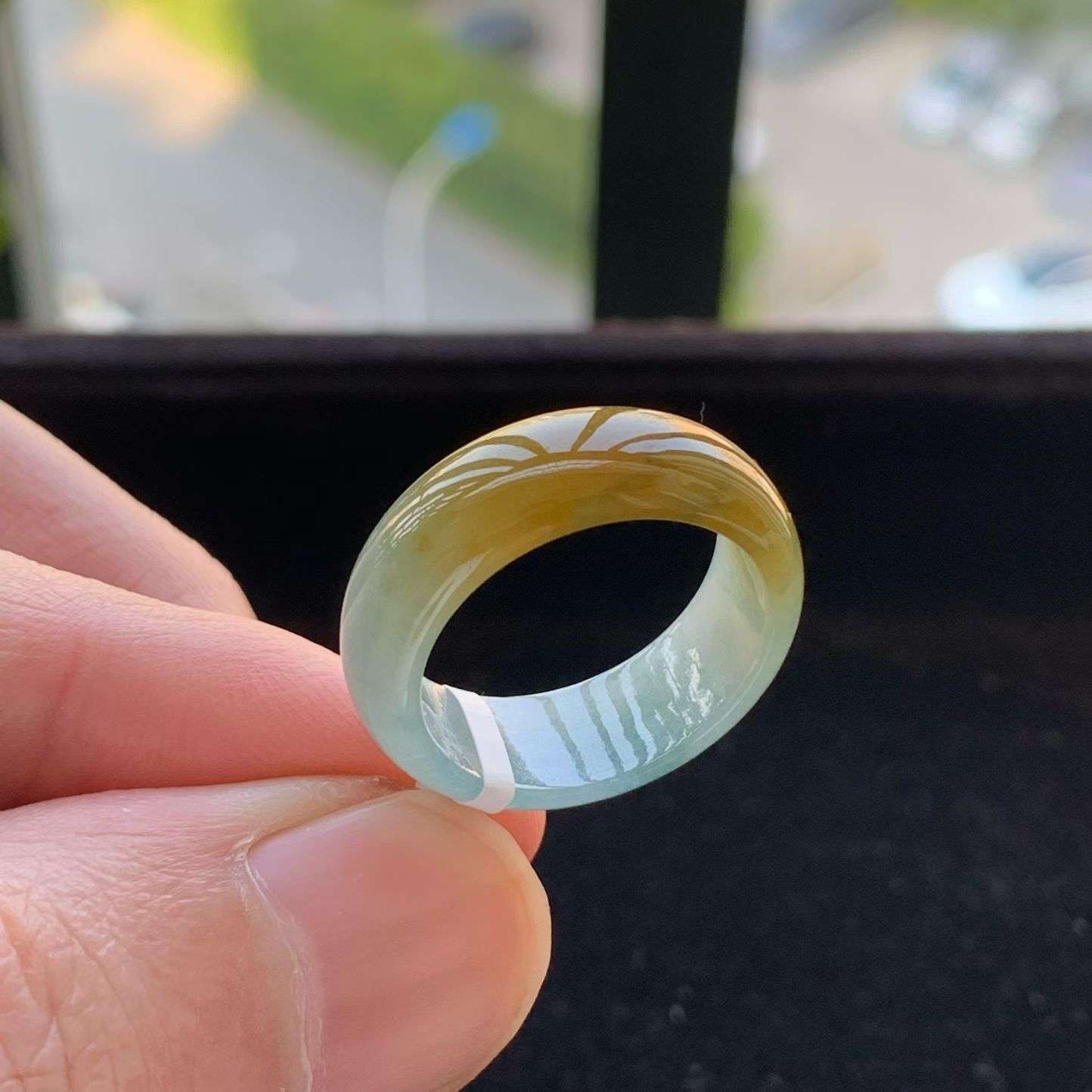 A货天然翡翠冰糯种黄翡蓝水戒指17号重量4.20
3月9日