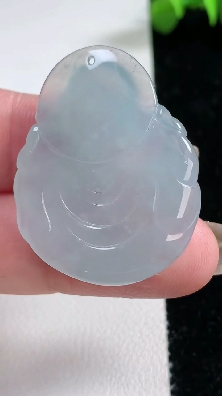 天然A货翡翠逍遥佛吊坠，尺寸36.6-28.7-7.3，重量13.18g
3月9日