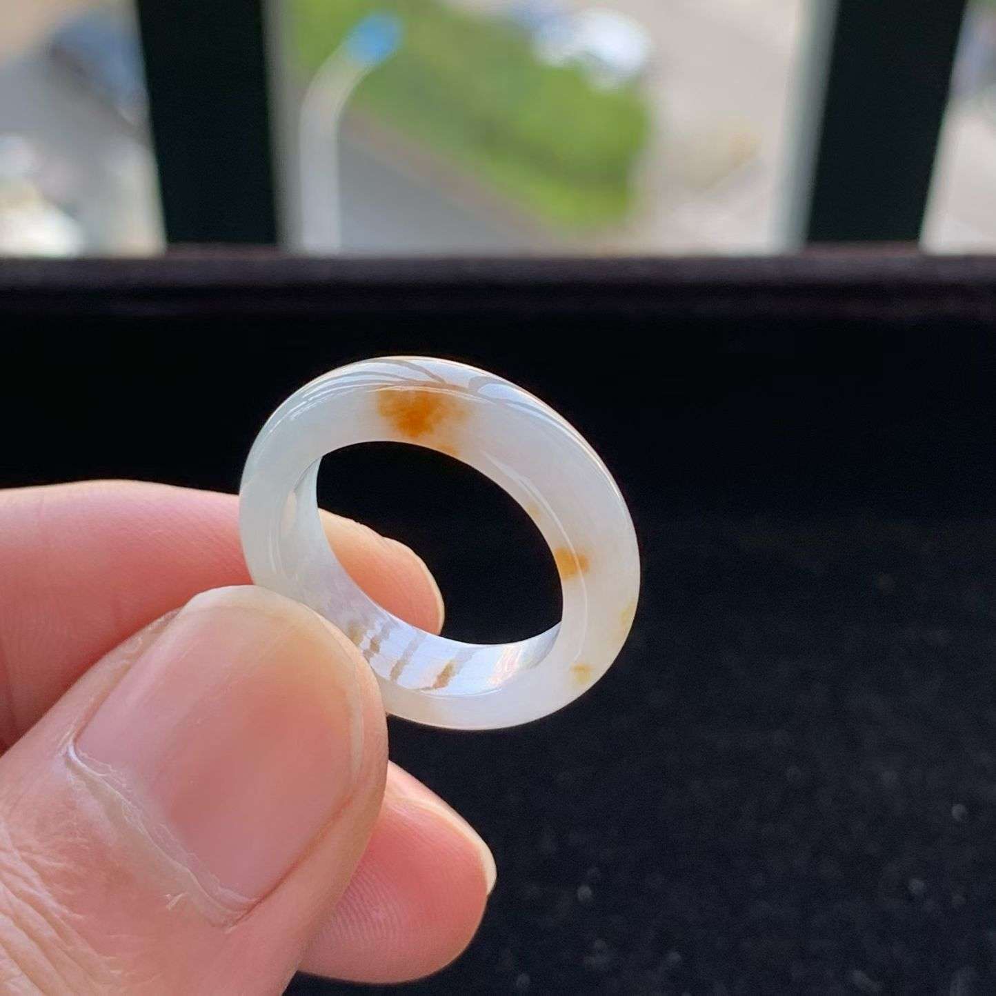 A货天然翡翠冰糯种晒金戒指14号重量3.67
3月9日