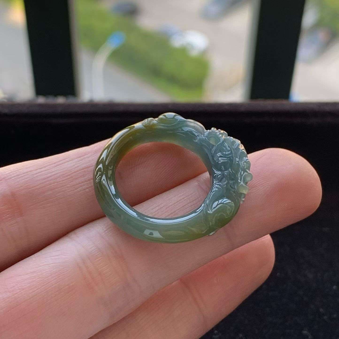 A货天然翡翠冰糯种黄翡蓝水龙头戒指19号重量5.97
3月9日