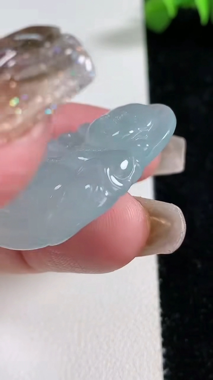 天然A货翡翠逍遥佛吊坠，尺寸36.6-28.7-7.3，重量13.18g
3月9日