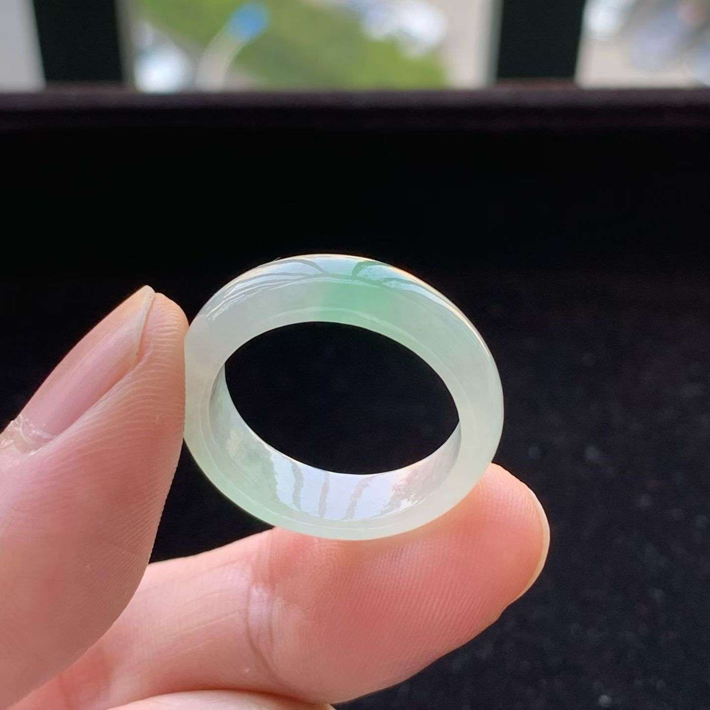 A货天然翡翠冰糯种飘绿戒指21号重量4.41
3月9日