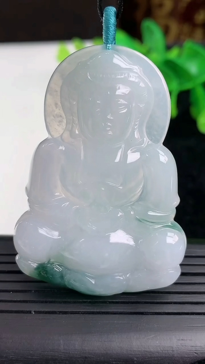 天然A货翡翠飘花观音菩萨吊坠尺寸53.6-37.4-5重量:19.33g
3月9日