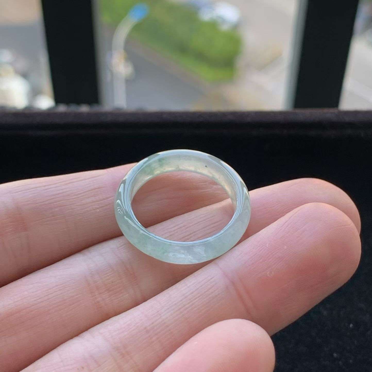 A货天然翡翠冰糯种细条飘绿戒指20-21号重量2.68
3月9日